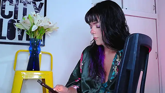 purple em69 online show from 11-13-25, 03:54