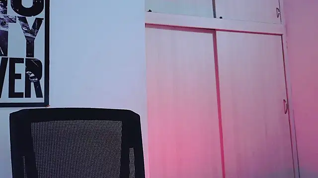 purple em69 online show from 10-31-25, 08:22