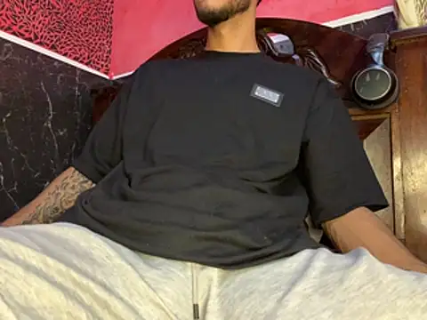 tanned boy online show from 03-26-26, 11:08