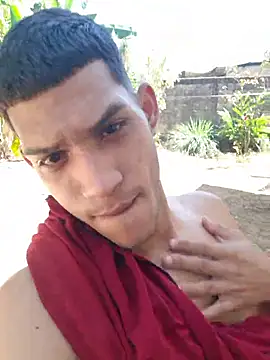 Snapshot of tanned_boy chatting on 01-19-25, 05:39 tanned boy online show from 01-19-25, 05:39