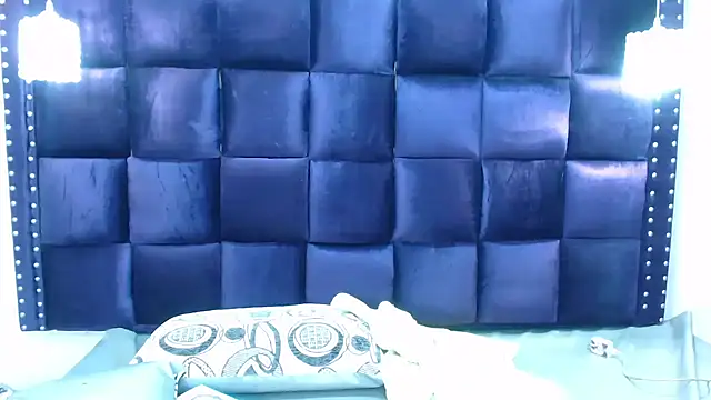 Snapshot of CrushOnMe_ chatting on 09-09-25, 03:38 CrushOnMe online show from 09-09-25, 03:38