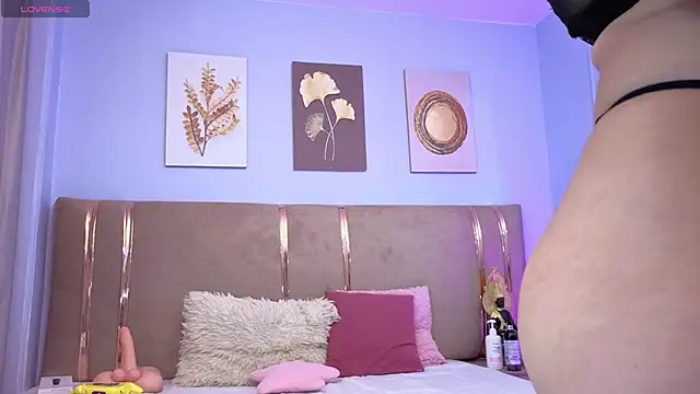 sarah cruzz  online show from 11-06-25, 02:26