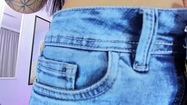 sarah cruzz  online show from 12-10-24, 10:05