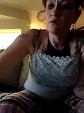 renegade vyxxen online show from 11-21-25, 02:21