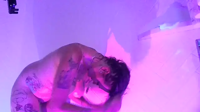 renegade vyxxen online show from 12-15-24, 06:18