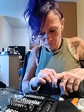 renegade vyxxen online show from 04-18-26, 06:21