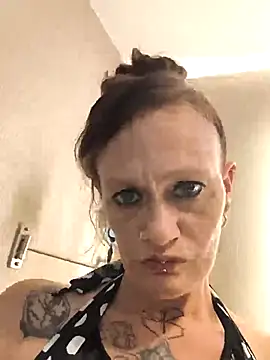 renegade vyxxen online show from 03-25-26, 02:01