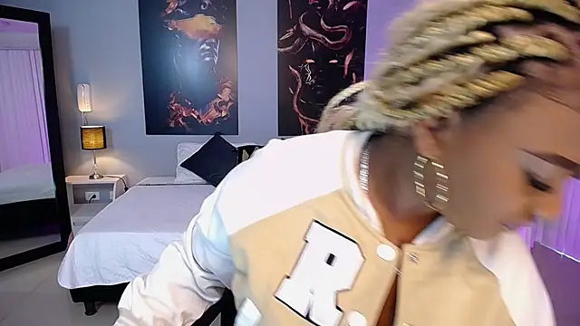 Snapshot of JasmineCampbell_ chatting on 02-07-26, 01:52 JasmineCampbell online show from 02-07-26, 01:52