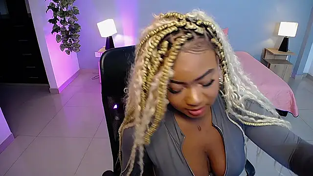 Snapshot of JasmineCampbell_ chatting on 02-06-26, 01:40 JasmineCampbell online show from 02-06-26, 01:40