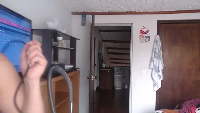 Snapshot of LucifernandaSw chatting on 02-12-25, 09:54 LucifernandaSw online show from 02-12-25, 09:54