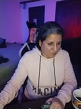 LucifernandaSw online show from 05-20-26, 04:42