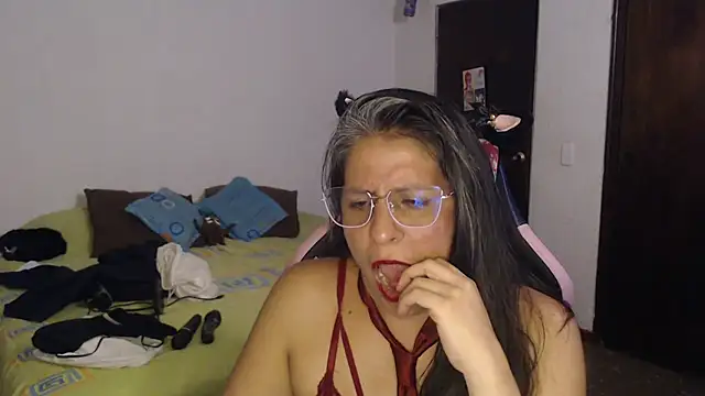 LucifernandaSw online show from 05-14-26, 05:04