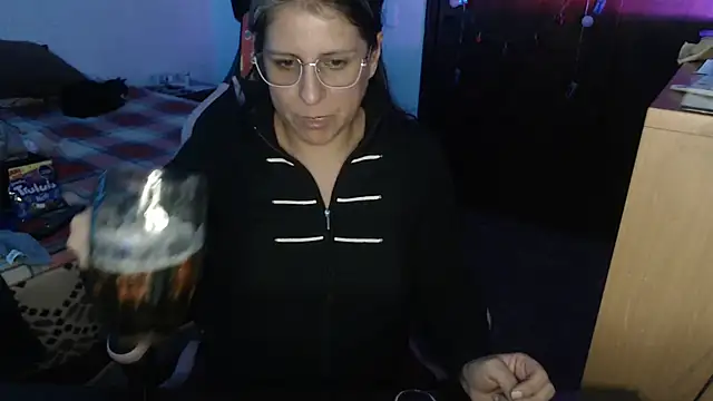 LucifernandaSw online show from 04-18-26, 02:25
