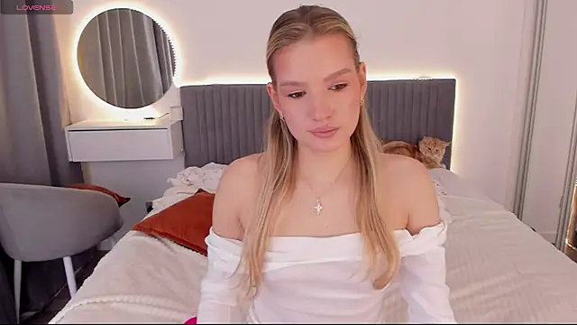 CassieRayss online show from 10-21-25, 06:35