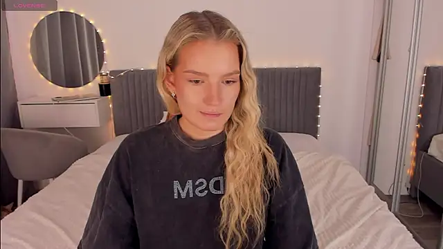 CassieRayss online show from 04-08-26, 10:06