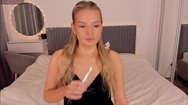 CassieRayss online show from 03-18-26, 08:39