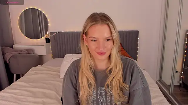 CassieRayss online show from 04-29-26, 01:15