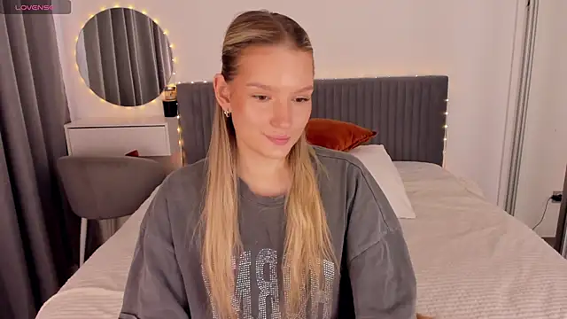 CassieRayss online show from 05-19-26, 12:01