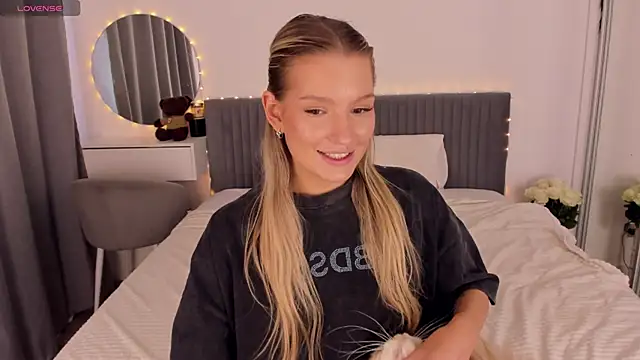 CassieRayss online show from 05-25-26, 11:53