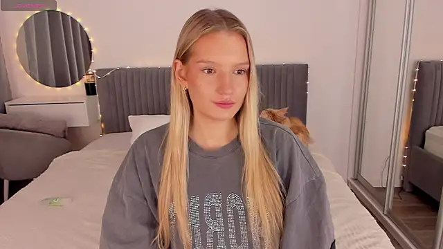 CassieRayss online show from 04-13-26, 11:14