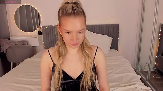 CassieRayss online show from 04-26-26, 02:36