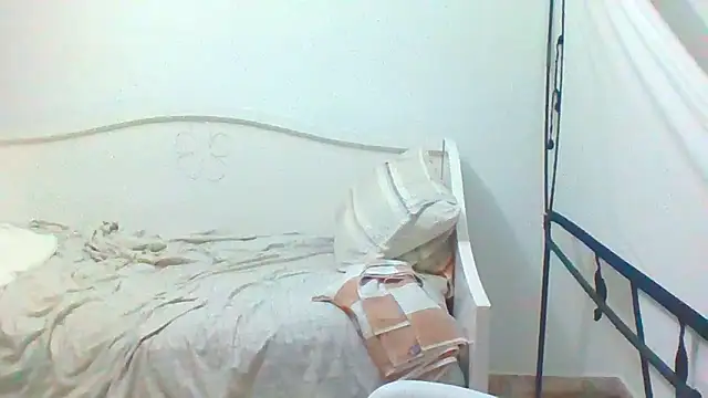 Snapshot of Yeye25199 chatting on 01-18-25, 06:34 Yeye25199 online show from 01-18-25, 06:34