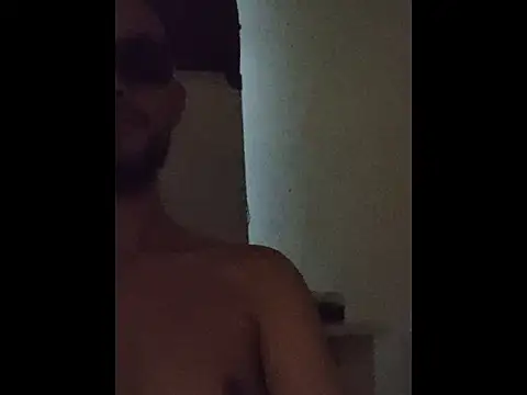 Snapshot of Yeye25199 chatting on 10-21-25, 01:10 Yeye25199 online show from 10-21-25, 01:10