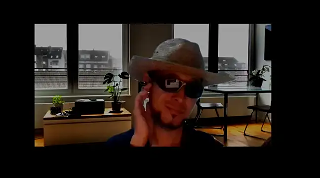 Snapshot of Yeye25199 chatting on 02-14-25, 11:53 Yeye25199 online show from 02-14-25, 11:53