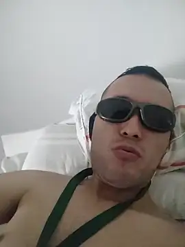 Snapshot of Yeye25199 chatting on 02-18-25, 09:32 Yeye25199 online show from 02-18-25, 09:32