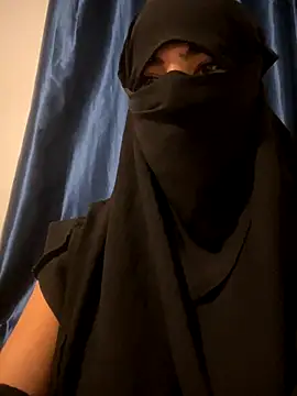 Snapshot of Hijabi_HotGirls chatting on 10-26-25, 10:43 Hijabi HotGirls online show from 10-26-25, 10:43