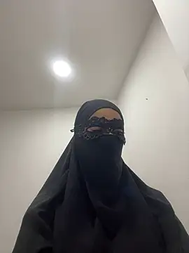 Snapshot of Hijabi_HotGirls chatting on 03-11-25, 11:58 Hijabi HotGirls online show from 03-11-25, 11:58
