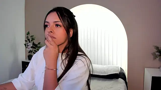 martina duque  online show from 03-10-26, 06:34