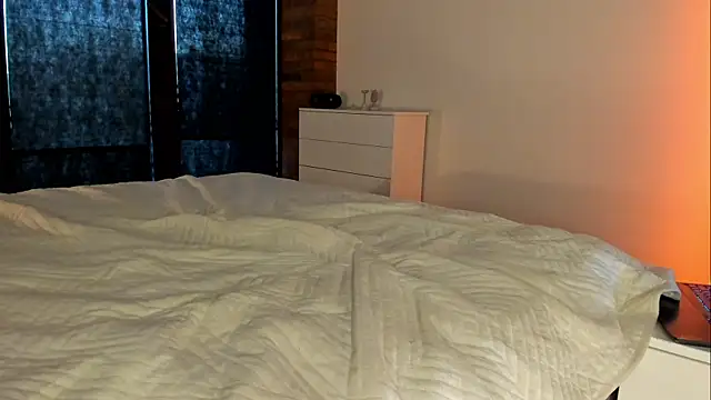 Snapshot of Rachel_Rey chatting on 05-19-26, 06:04 Rachel Rey online show from 05-19-26, 06:04