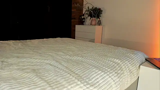 Rachel Rey online show from 12-22-25, 06:30