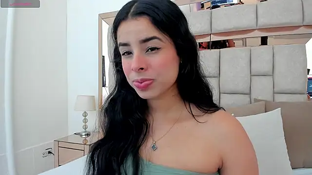 emma castilloo online show from 11-17-25, 09:52