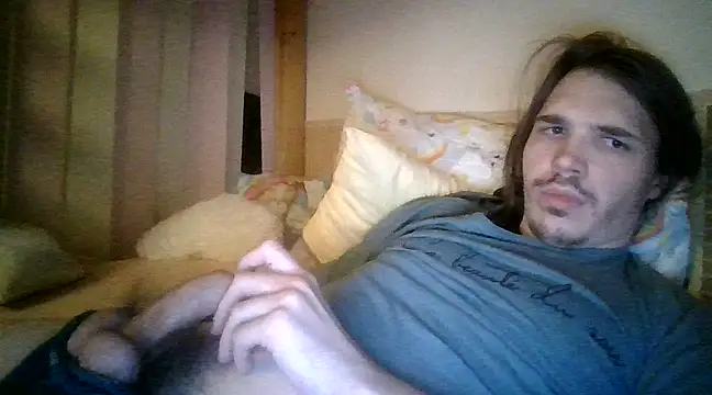 Snapshot of Davideksexy chatting on 02-18-25, 08:14 Davideksexy online show from 02-18-25, 08:14