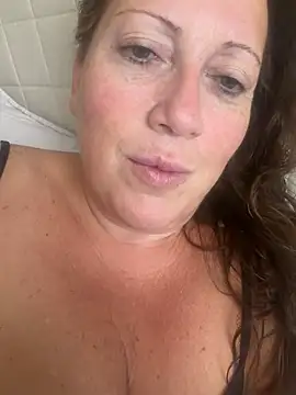 Snapshot of xsexycurvymilf chatting on 07-30-26, 06:34 xsexycurvymilf online show from 07-30-26, 06:34