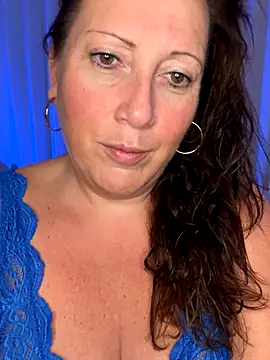 xsexycurvymilf online show from 10-27-25, 03:02