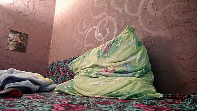 Snapshot of Fire__Foxx chatting on 01-02-25, 09:33 Fire Foxx online show from 01-02-25, 09:33