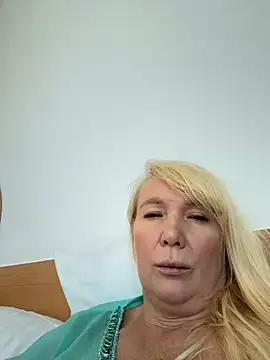 EmmaInLove23 online show from 10-08-25, 02:35