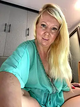 EmmaInLove23 online show from 01-10-26, 02:18