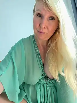 EmmaInLove23 online show from 02-27-26, 02:34