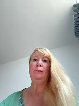 EmmaInLove23 online show from 11-27-25, 02:12