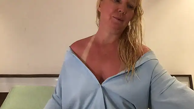 EmmaInLove23 online show from 03-15-25, 08:37