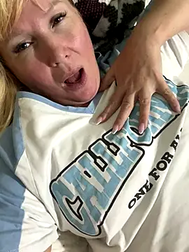 EmmaInLove23 online show from 11-09-25, 02:21