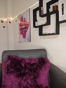 hanaa 18 online show from 11-11-25, 02:28