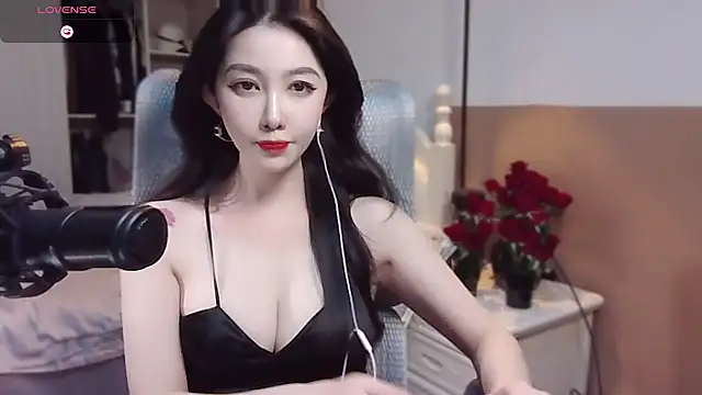 Snapshot of vyizh- chatting on 01-24-25, 01:47 vyizh- online show from 01-24-25, 01:47