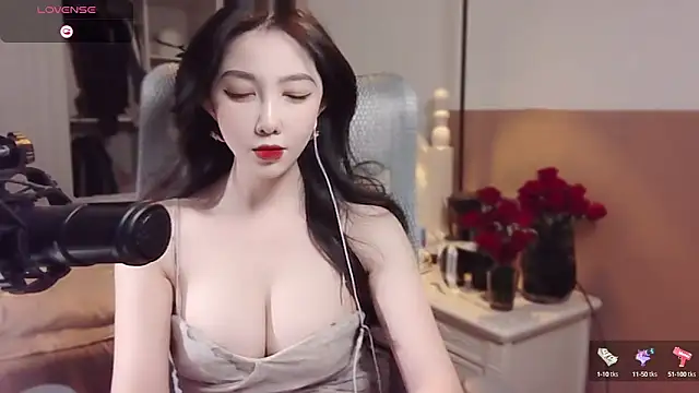 Snapshot of vyizh- chatting on 01-25-25, 06:23 vyizh- online show from 01-25-25, 06:23