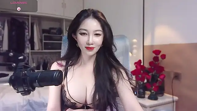 Snapshot of vyizh- chatting on 03-08-25, 05:01 vyizh- online show from 03-08-25, 05:01