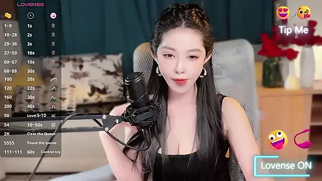 Snapshot of vyizh- chatting on 10-23-25, 12:37 vyizh- online show from 10-23-25, 12:37